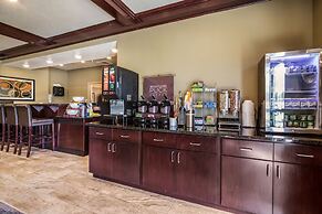 Cobblestone Hotel & Suites - Victor