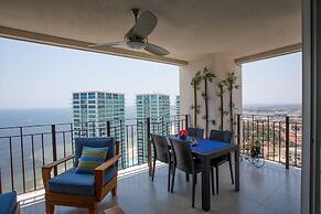 Oceanview 2 Bedroom Condo With Balconies