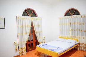 Unique View Hotel - Hostel