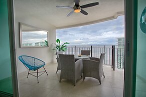 24th Floor Beachfront 1 Bedroom