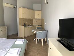 Turquoise Beachside Apartments