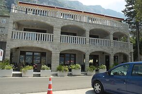 Turquoise Beachside Apartments