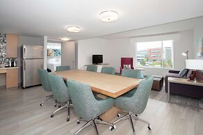 Hilton Garden Inn Omaha Aksarben Village