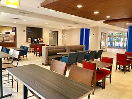 Holiday Inn Express & Suites Raleigh Airport - Brier Creek by IHG