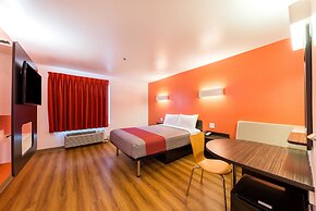 Motel 6 Fort Worth, TX - North - Saginaw