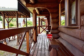 Canadian Log Cottage TAKITARO