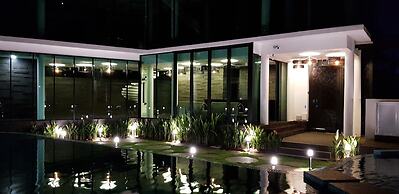 Hermitage Boutique House