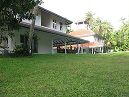 Anuhas Airport Villas
