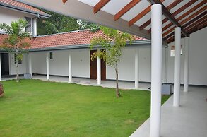 Anuhas Airport Villas