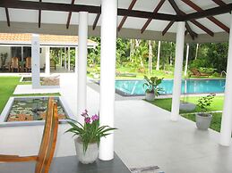 Anuhas Airport Villas