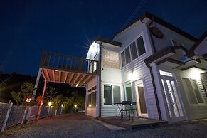 Sea and Sunset Pension