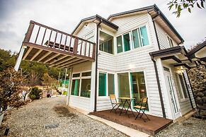 Sea and Sunset Pension