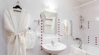 Sosnovy Bor Park-Hotel