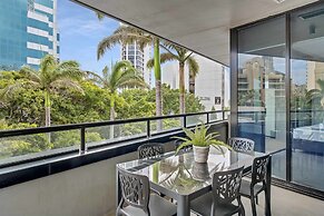 Holiday Holiday Circle On Cavill