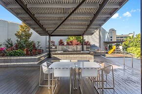 Holiday Holiday Circle On Cavill