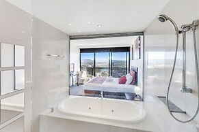 Holiday Holiday Circle On Cavill