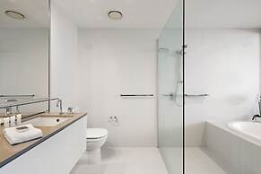 Holiday Holiday Circle On Cavill