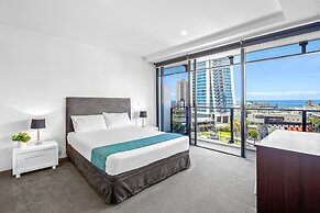 Holiday Holiday Circle On Cavill