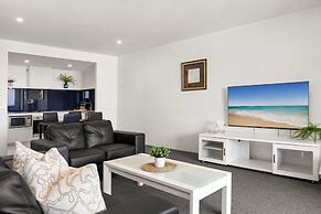 Holiday Holiday Circle On Cavill