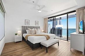 Holiday Holiday Circle On Cavill