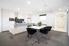 Holiday Holiday Circle On Cavill