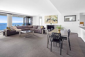 Holiday Holiday Circle On Cavill