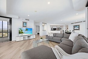 Holiday Holiday Circle On Cavill