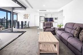 Holiday Holiday Circle On Cavill