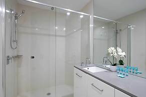 Holiday Holiday Circle On Cavill