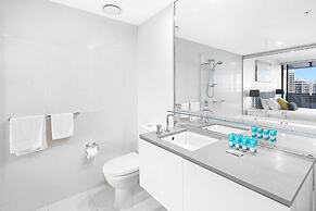 Holiday Holiday Circle On Cavill