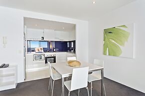 Holiday Holiday Circle On Cavill