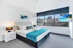 Holiday Holiday Circle On Cavill