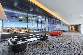 Holiday Holiday Circle On Cavill