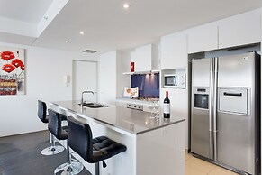 Holiday Holiday Circle On Cavill