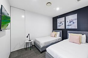 Holiday Holiday Circle On Cavill