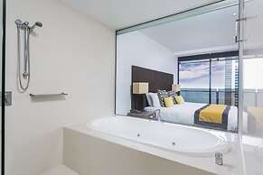 Holiday Holiday Circle On Cavill