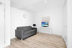 Holiday Holiday Circle On Cavill