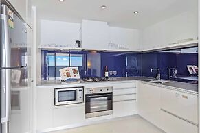 Holiday Holiday Circle On Cavill