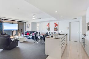 Holiday Holiday Circle On Cavill