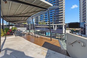 Holiday Holiday Circle On Cavill