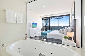 Holiday Holiday Circle On Cavill