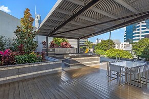 Holiday Holiday Circle On Cavill