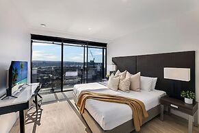 Holiday Holiday Circle On Cavill