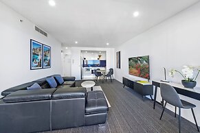 Holiday Holiday Circle On Cavill