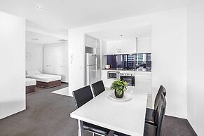 Holiday Holiday Circle On Cavill