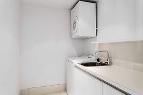 Holiday Holiday Circle On Cavill