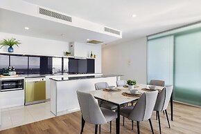 Holiday Holiday Circle On Cavill