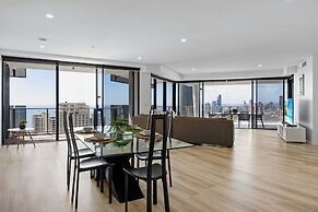 Holiday Holiday Circle On Cavill