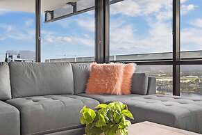 Holiday Holiday Circle On Cavill