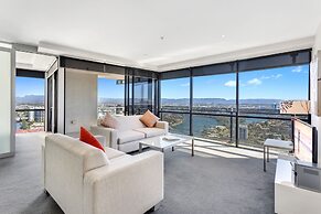 Holiday Holiday Circle On Cavill